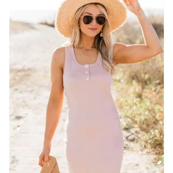 Elegant Pink Sleeveless Dress - Picture 4 of 9